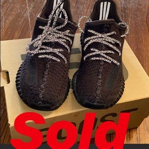 Like New!!! Yeezy Boost 350 (kids) BLACK